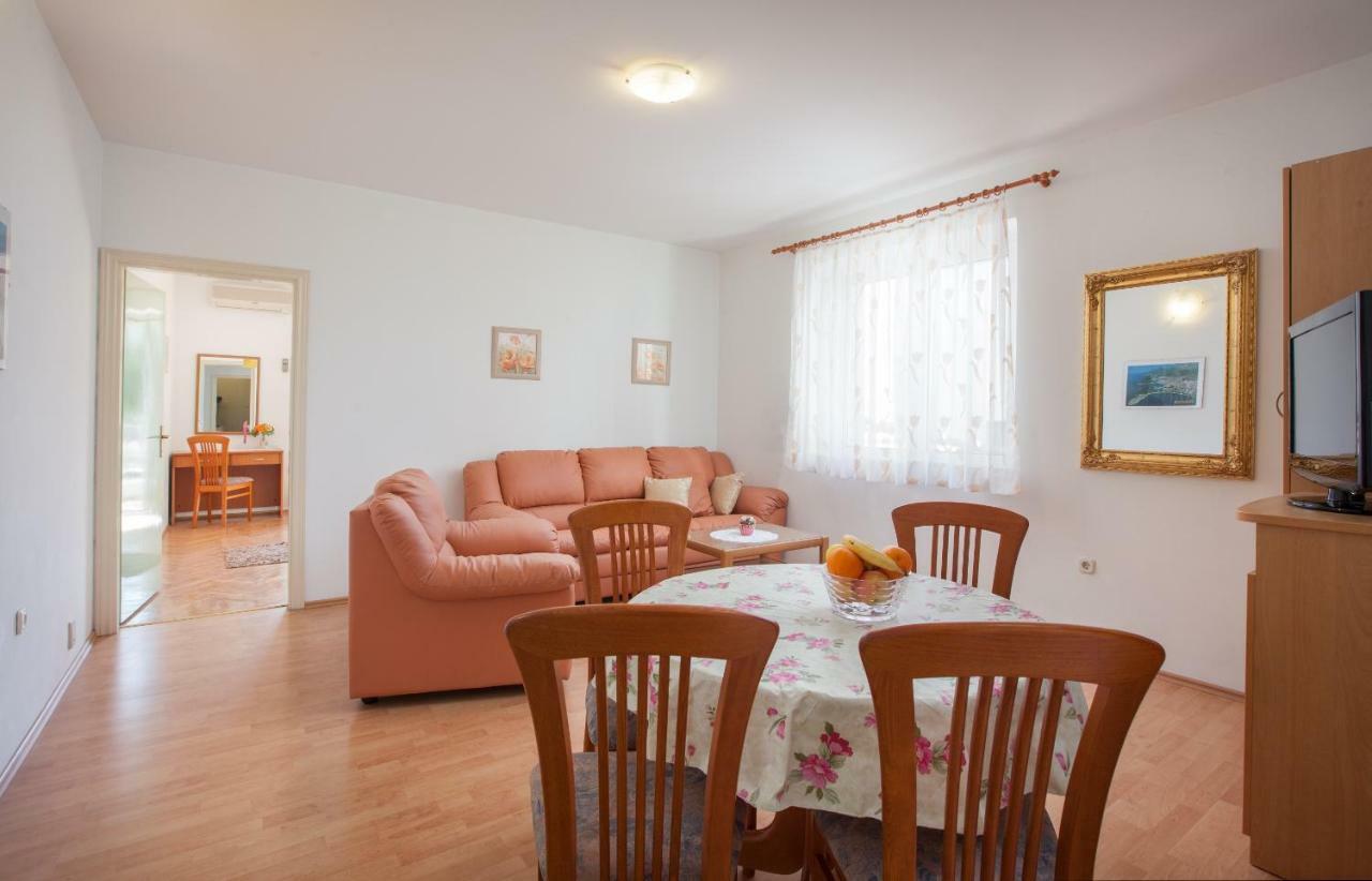 Apartments Cvjetni Dvori マカルスカ エクステリア 写真