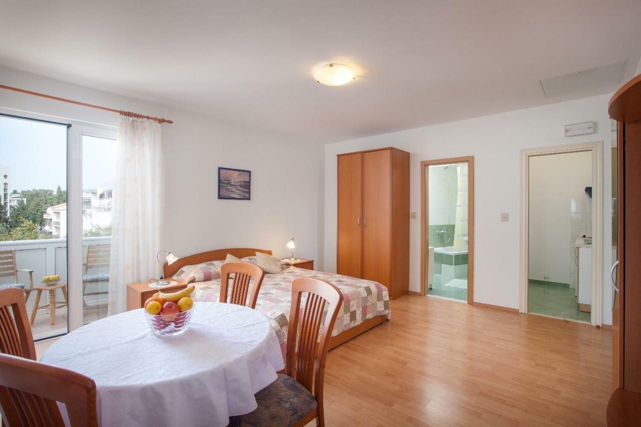 Apartments Cvjetni Dvori マカルスカ エクステリア 写真