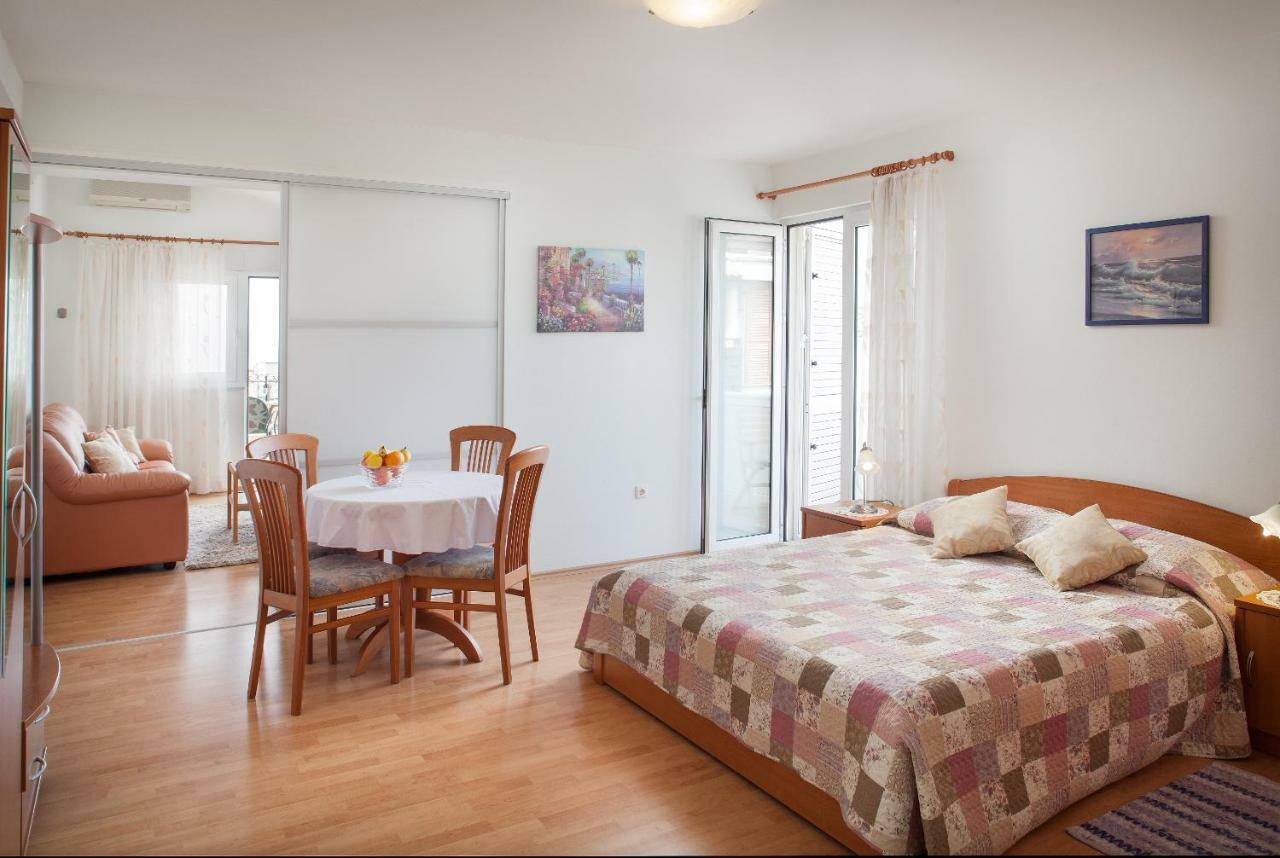 Apartments Cvjetni Dvori マカルスカ エクステリア 写真