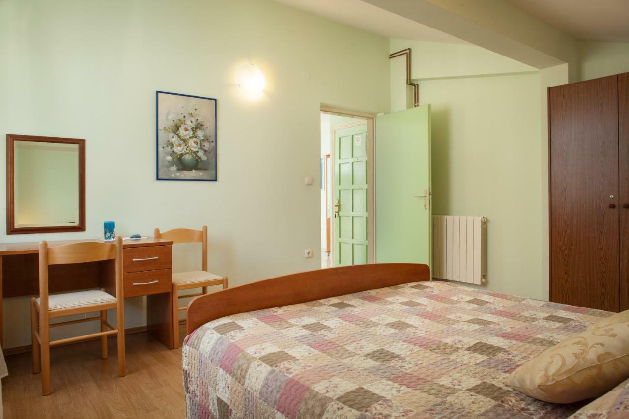 Apartments Cvjetni Dvori マカルスカ エクステリア 写真