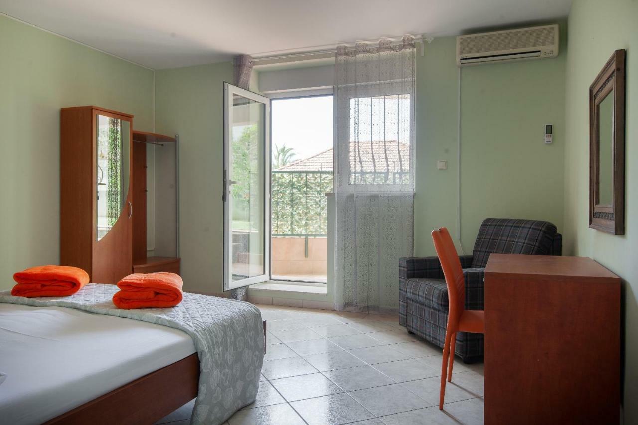 Apartments Cvjetni Dvori マカルスカ エクステリア 写真